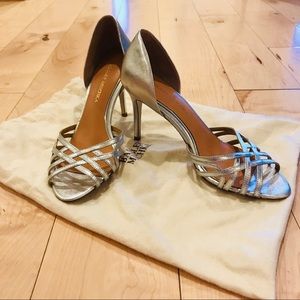 Size 8.5 Badgley Mischka Silver Bridal shoes - 8.5